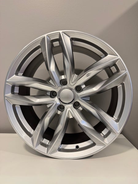 Racing line racesport 6 18x8 ET35 5/112 silver vanteet