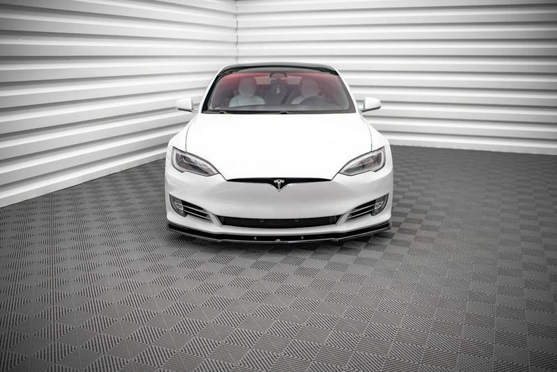 Tesla Model S 16-20 kiilt&auml;v&auml;n musta etuspoileri / etulippa Maxton Design